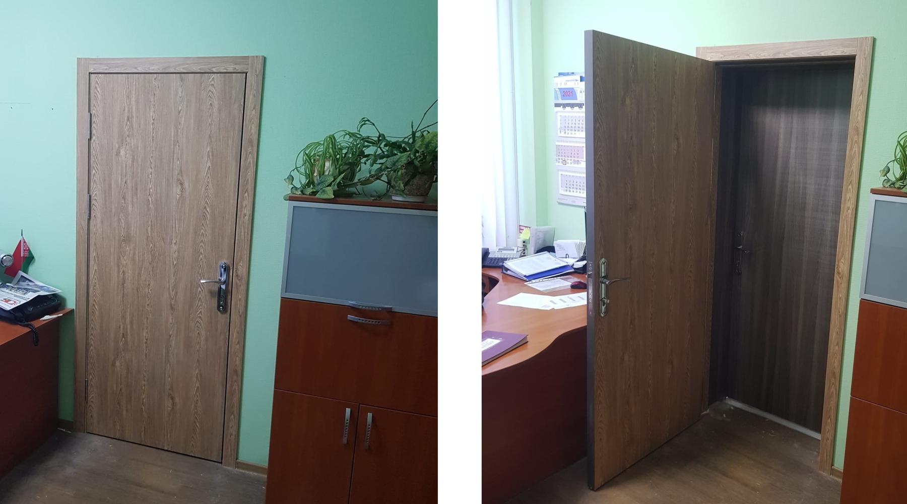 Распашные двери из МДФ в административном здании